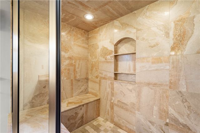 421 Oaklawn Dr, Upper St Clair, PA 15241