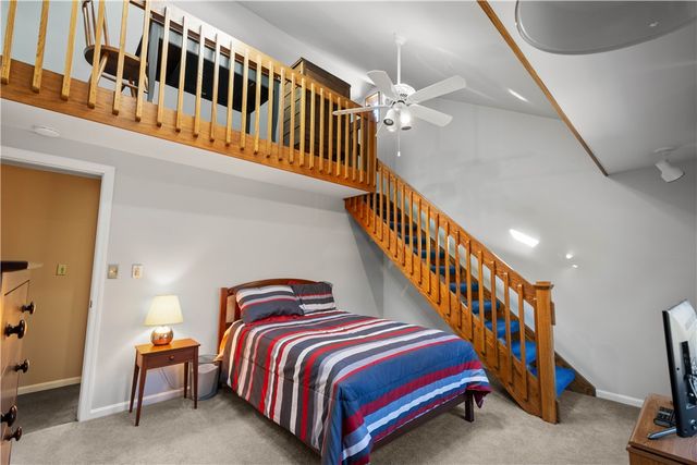 421 Oaklawn Dr, Upper St Clair, PA 15241