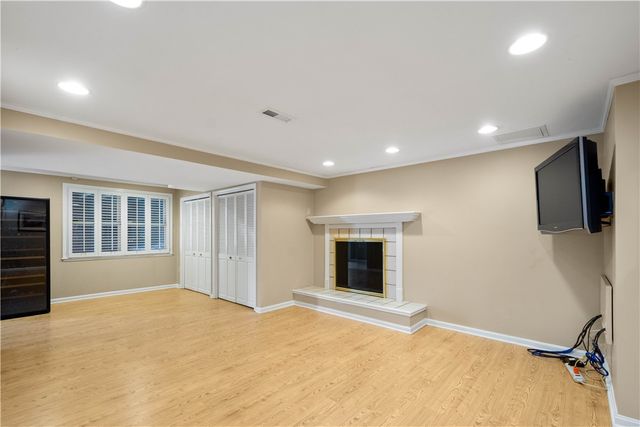 421 Oaklawn Dr, Upper St Clair, PA 15241