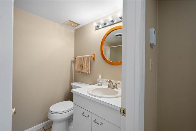 421 Oaklawn Dr, Upper St Clair, PA 15241