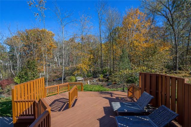 421 Oaklawn Dr, Upper St Clair, PA 15241