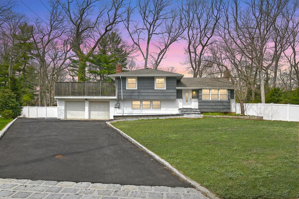 5 Shadywood Court, Huntington, NY 11743