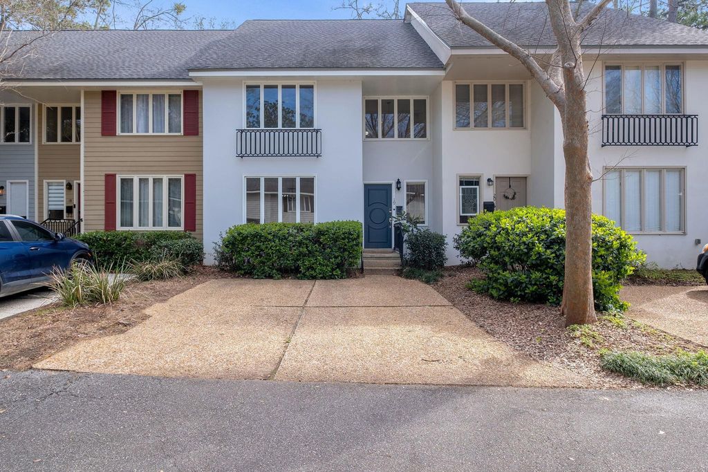 1904 Miccosukee Rd Apt 19B, Tallahassee, FL 32308