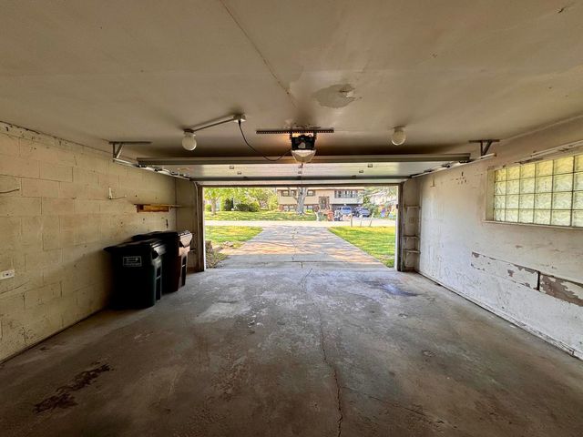 425 Cottonwood Road, Frankfort, IL 60423