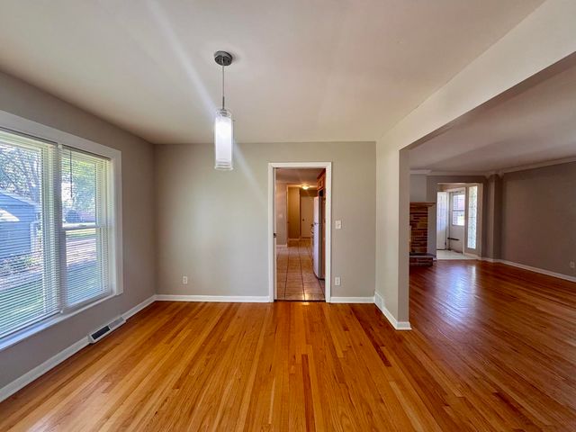 425 Cottonwood Road, Frankfort, IL 60423