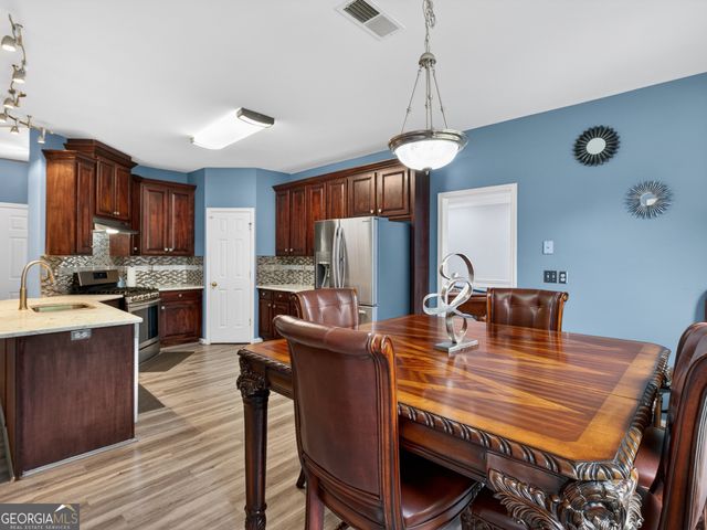 807 Edgeley Lane, Lawrenceville, GA 30044