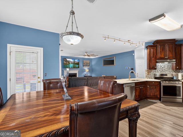 807 Edgeley Lane, Lawrenceville, GA 30044