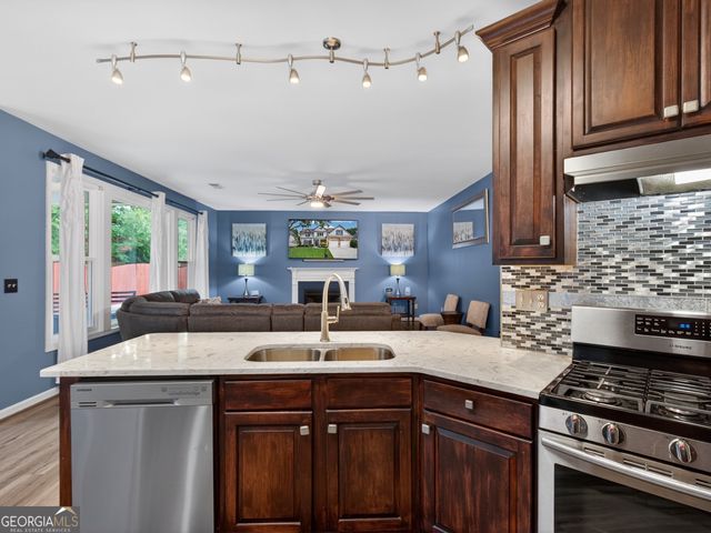 807 Edgeley Lane, Lawrenceville, GA 30044