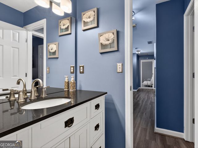 807 Edgeley Lane, Lawrenceville, GA 30044
