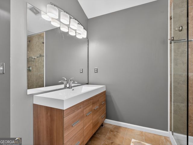 807 Edgeley Lane, Lawrenceville, GA 30044