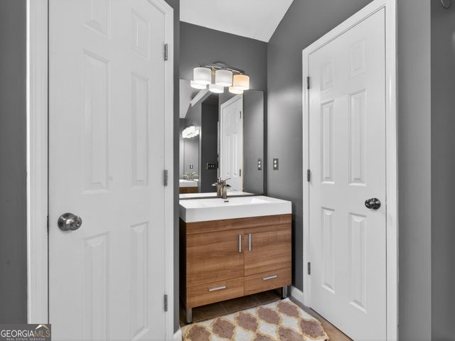 807 Edgeley Lane, Lawrenceville, GA 30044