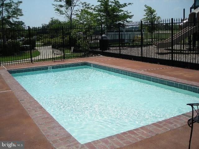 502 SMITH DR, Ruther Glen, VA 22546