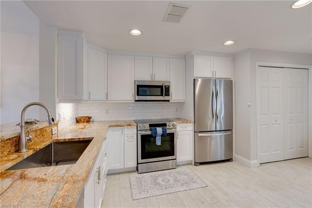 3029 Driftwood WAY # 3301, Naples, FL 34109