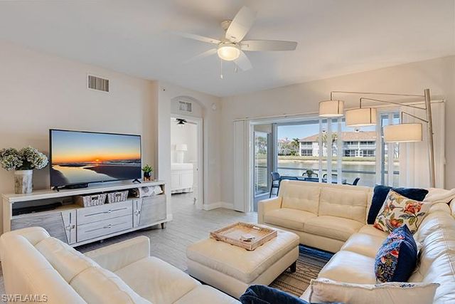 3029 Driftwood WAY # 3301, Naples, FL 34109