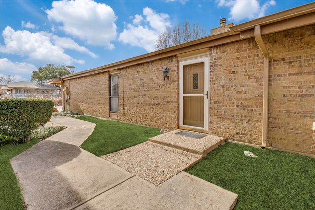 18 Park Lane, Bedford, TX 76021