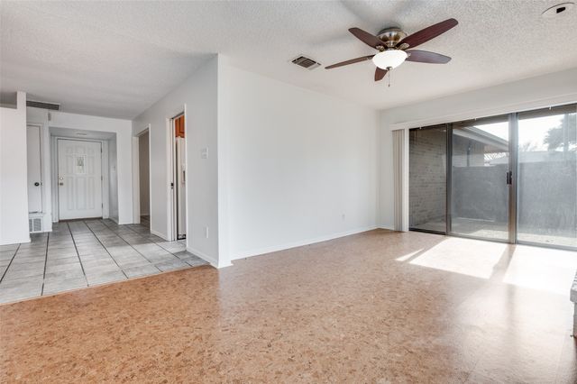 18 Park Lane, Bedford, TX 76021