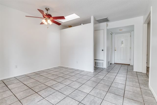 18 Park Lane, Bedford, TX 76021