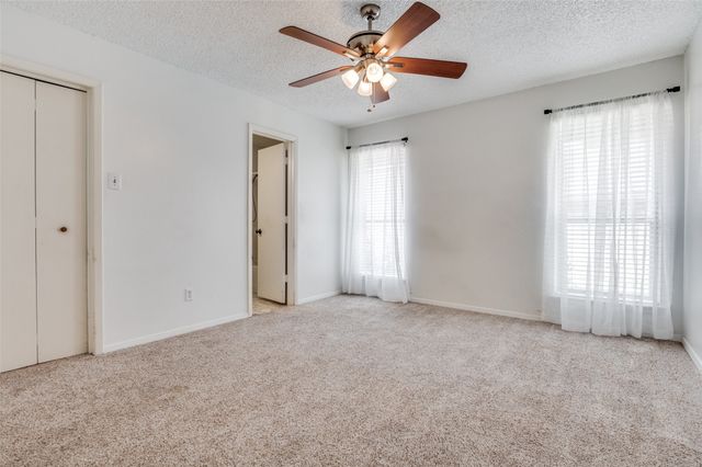 18 Park Lane, Bedford, TX 76021