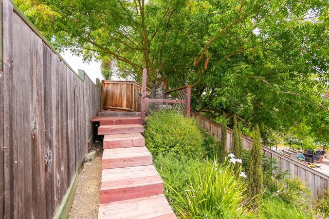 614 Britannia Dr, Vallejo, CA 94591