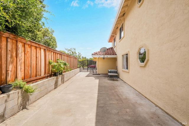 614 Britannia Dr, Vallejo, CA 94591