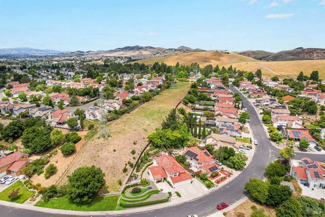 614 Britannia Dr, Vallejo, CA 94591