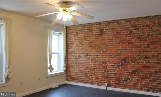 236 N LOCUST ST, Hagerstown, MD 21740