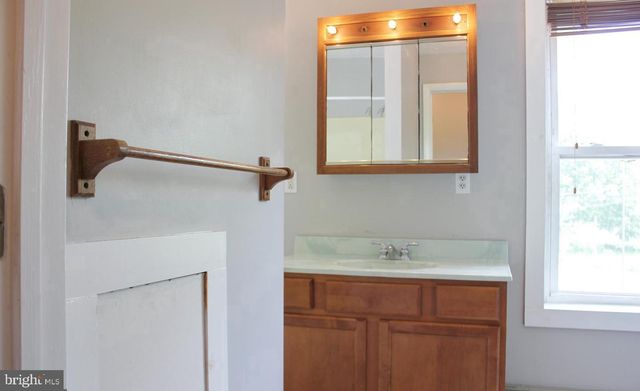 236 N LOCUST ST, Hagerstown, MD 21740