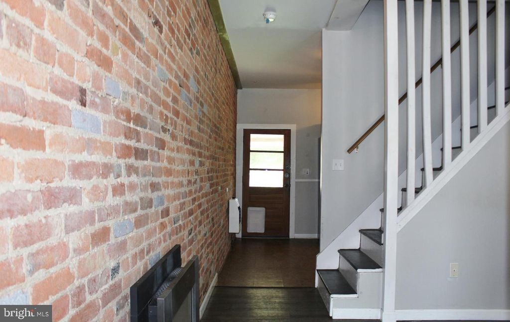 236 N LOCUST ST, Hagerstown, MD 21740