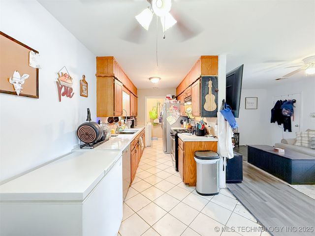 1201 E Atlanta Avenue, Davis, OK 73030