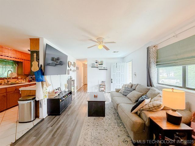 1201 E Atlanta Avenue, Davis, OK 73030