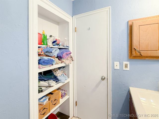 1201 E Atlanta Avenue, Davis, OK 73030