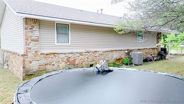 1201 E Atlanta Avenue, Davis, OK 73030