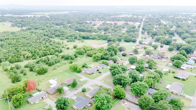 1201 E Atlanta Avenue, Davis, OK 73030