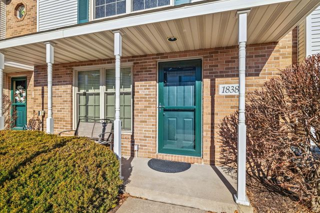 1838 Golden Oak Court, Crown Point, IN 46307