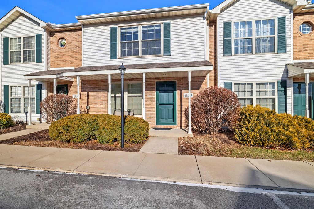 1838 Golden Oak Court, Crown Point, IN 46307