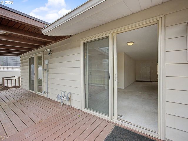 1702 Sw MAWRCREST Ave, Gresham, OR 97080