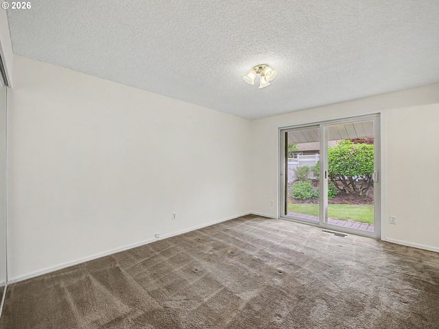 1702 Sw MAWRCREST Ave, Gresham, OR 97080