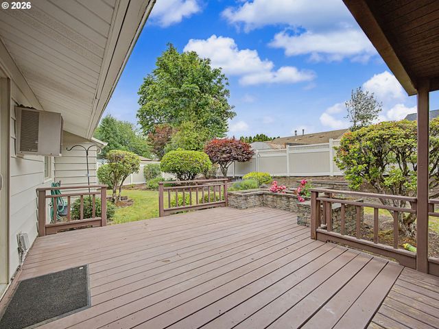 1702 Sw MAWRCREST Ave, Gresham, OR 97080