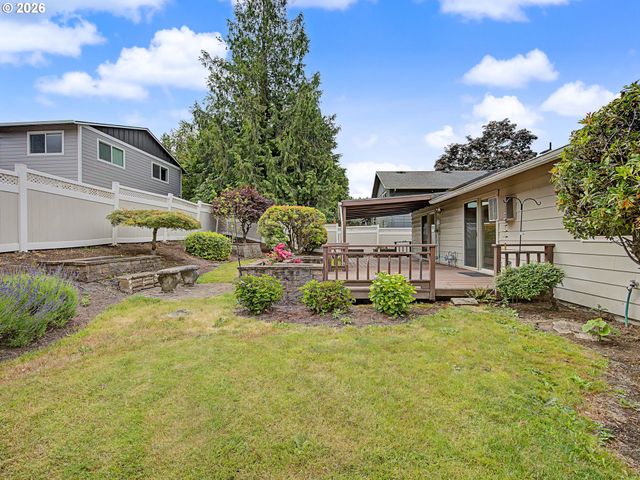1702 Sw MAWRCREST Ave, Gresham, OR 97080