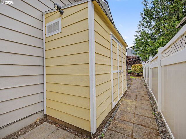 1702 Sw MAWRCREST Ave, Gresham, OR 97080