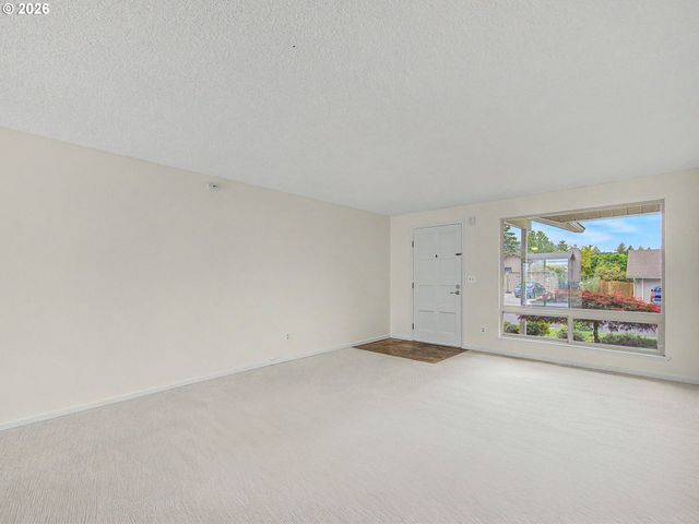 1702 Sw MAWRCREST Ave, Gresham, OR 97080