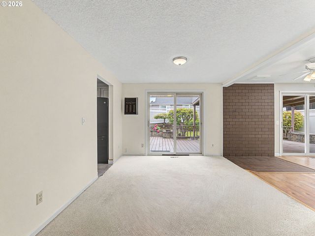 1702 Sw MAWRCREST Ave, Gresham, OR 97080