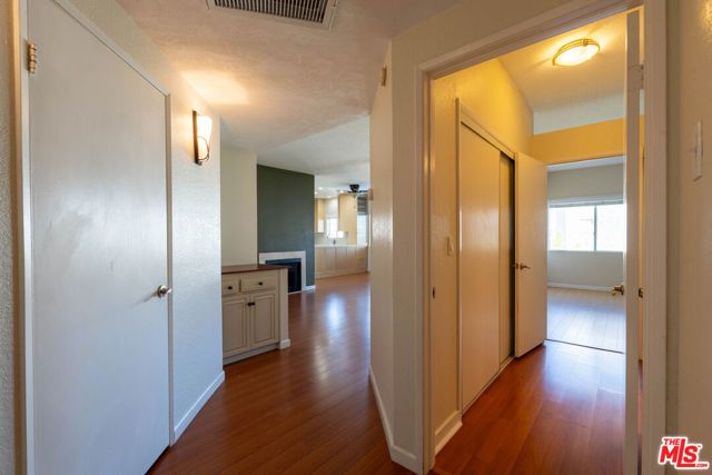 5135 Zelzah Avenue 305, Encino (los Angeles), CA 91316
