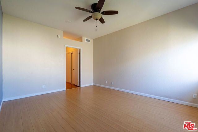 5135 Zelzah Avenue 305, Encino (los Angeles), CA 91316