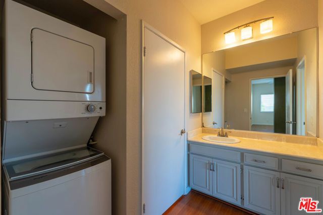 5135 Zelzah Avenue 305, Encino (los Angeles), CA 91316