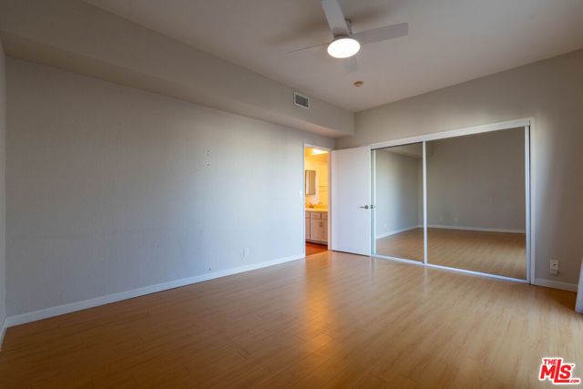 5135 Zelzah Avenue 305, Encino (los Angeles), CA 91316
