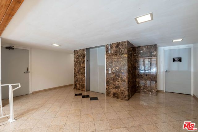 5135 Zelzah Avenue 305, Encino (los Angeles), CA 91316