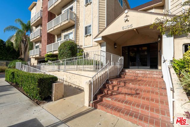 5135 Zelzah Avenue 305, Encino (los Angeles), CA 91316