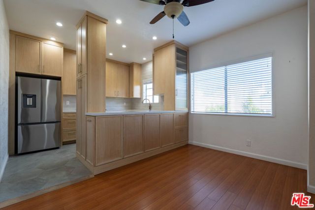 5135 Zelzah Avenue 305, Encino (los Angeles), CA 91316