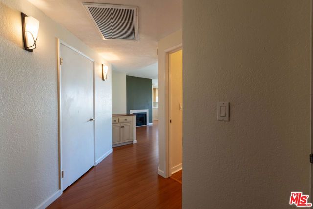 5135 Zelzah Avenue 305, Encino (los Angeles), CA 91316